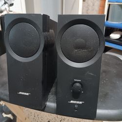 BOSECOMPANION 2 SPEAKER FOR COMPUTER  MULTIMEDIA SPEAKER SYSTEM
