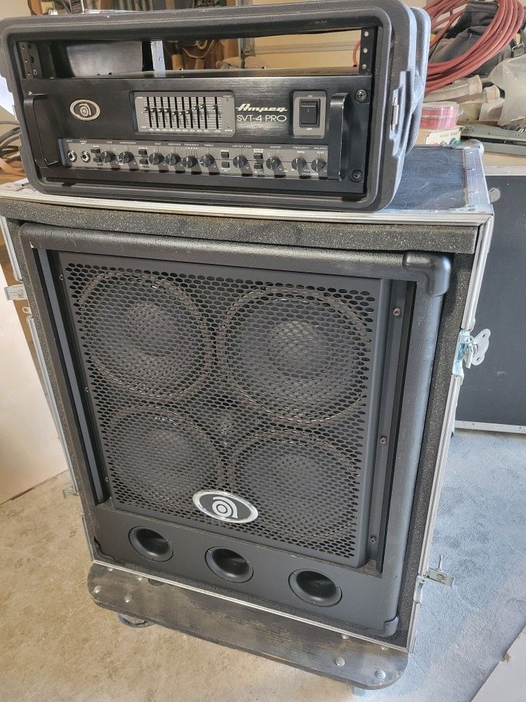 Ampege SVT-4 PRO  AMPLIFICADOR Y BOCINA