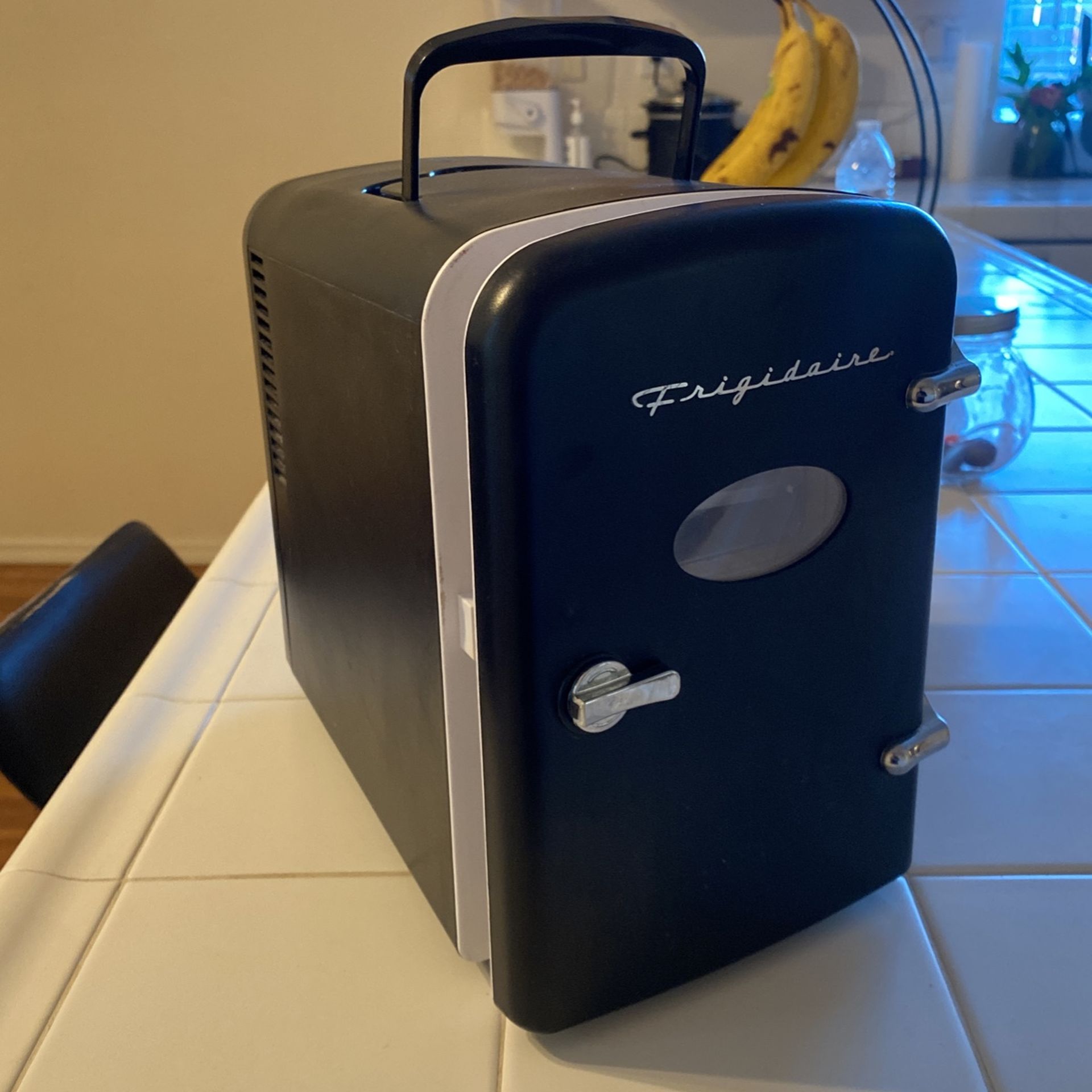 Plug In Mini Fridge for Sale in Bakersfield, CA OfferUp