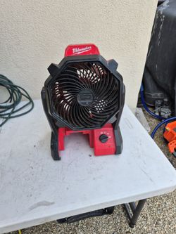 Milwaukee M18 Cordless Job Site Fan