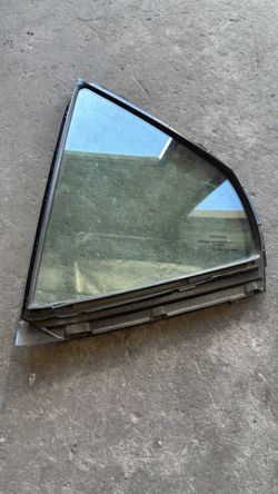 Toyota Camry 2018-2024 Vent Glass Left Driver Side
