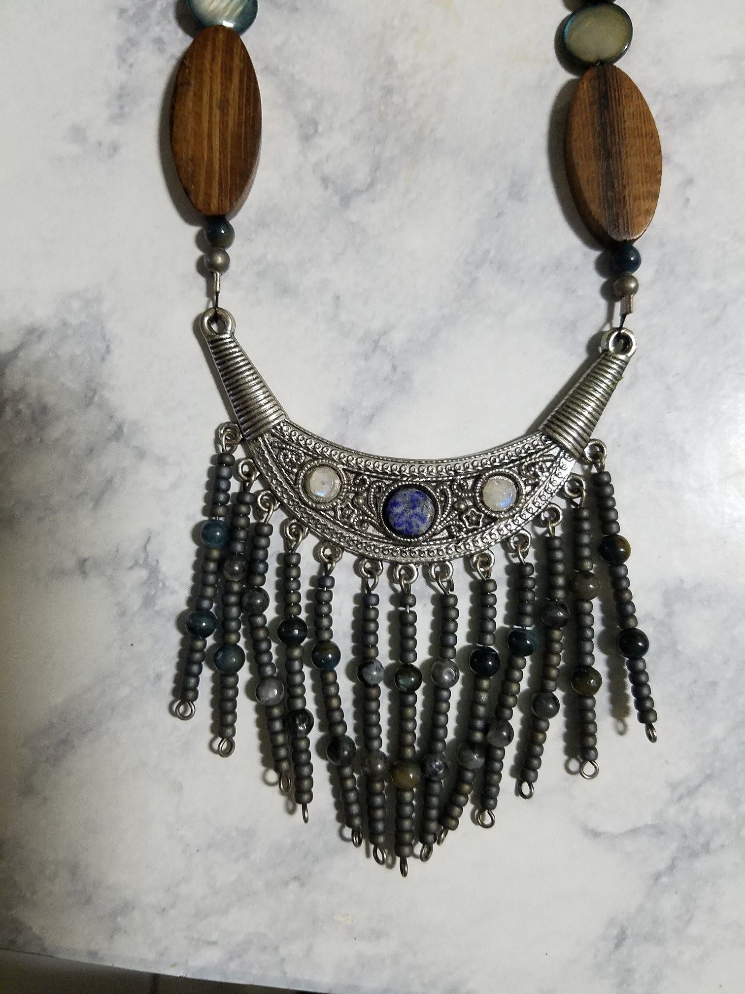 Mixed Natural materials-fringe bead necklace