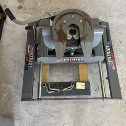 5th Wheel Tow Hitch By BW