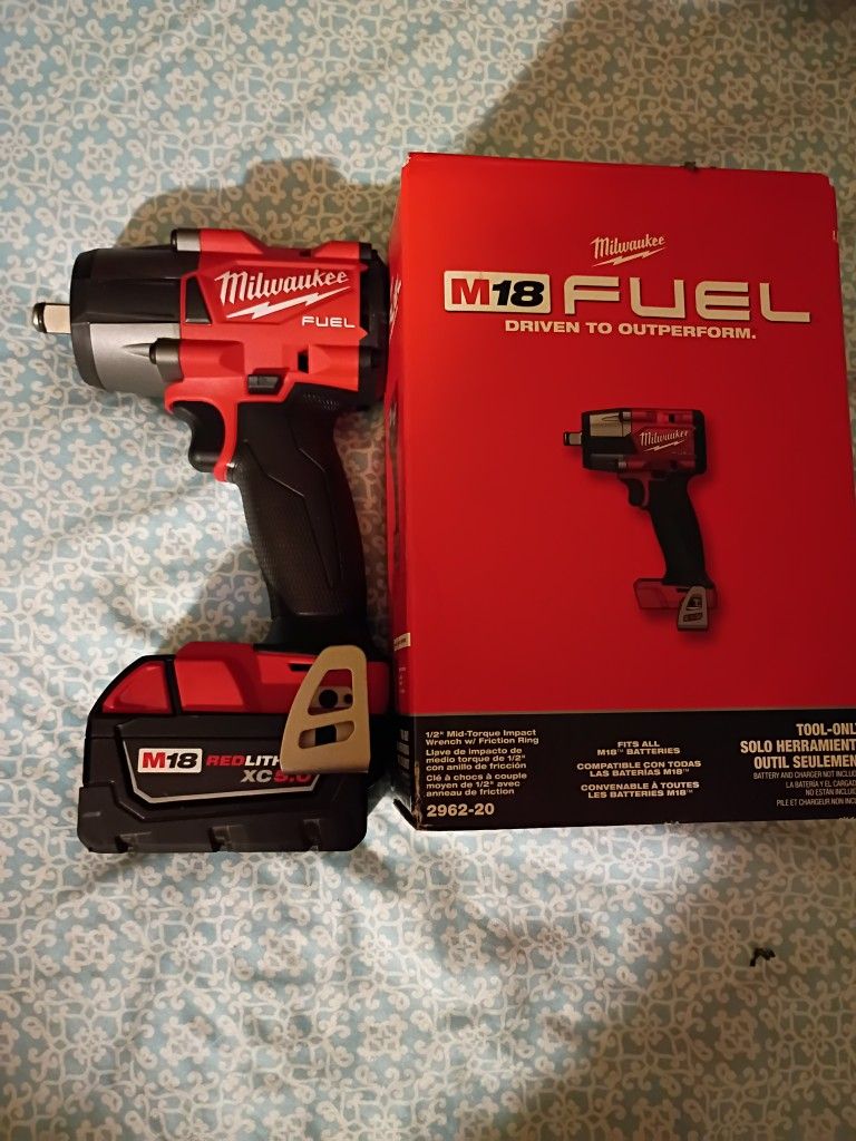Milwaukee Fuel Mid Torque. With Xc5.0 https://offerup.com/redirect/?o=QmF0ZXJ5Lk5v Charger.