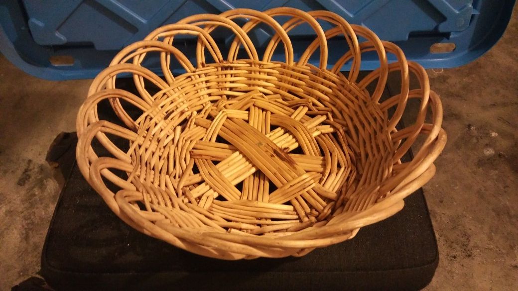 Wicker plate