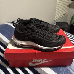 Women’s Nike Air Max Size 8.5 