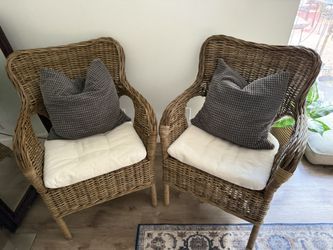 Set of wicker chairs