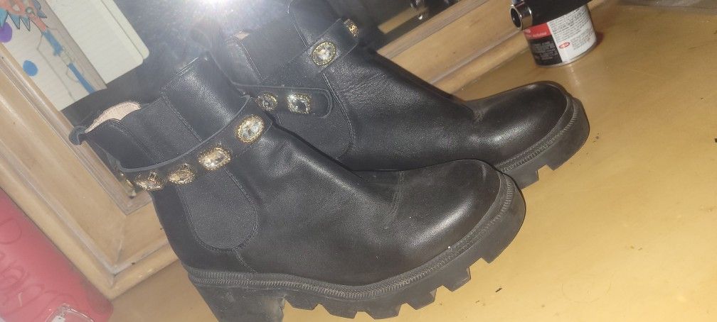 Black GUCCI LOW TOP BOOTS