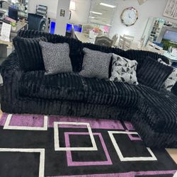 Midnight-Madness 2-Piece Sofa with Chaise 