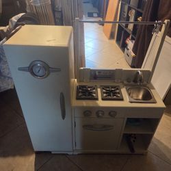 KidKraft Retro Kitchen and Refrigerator set Oven Stove And Sink Wood 