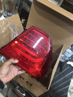 2009-2011 bmw 335i sedan tail light