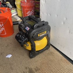 Dewalt Compressor. 20v. Barry No Battery $. 150