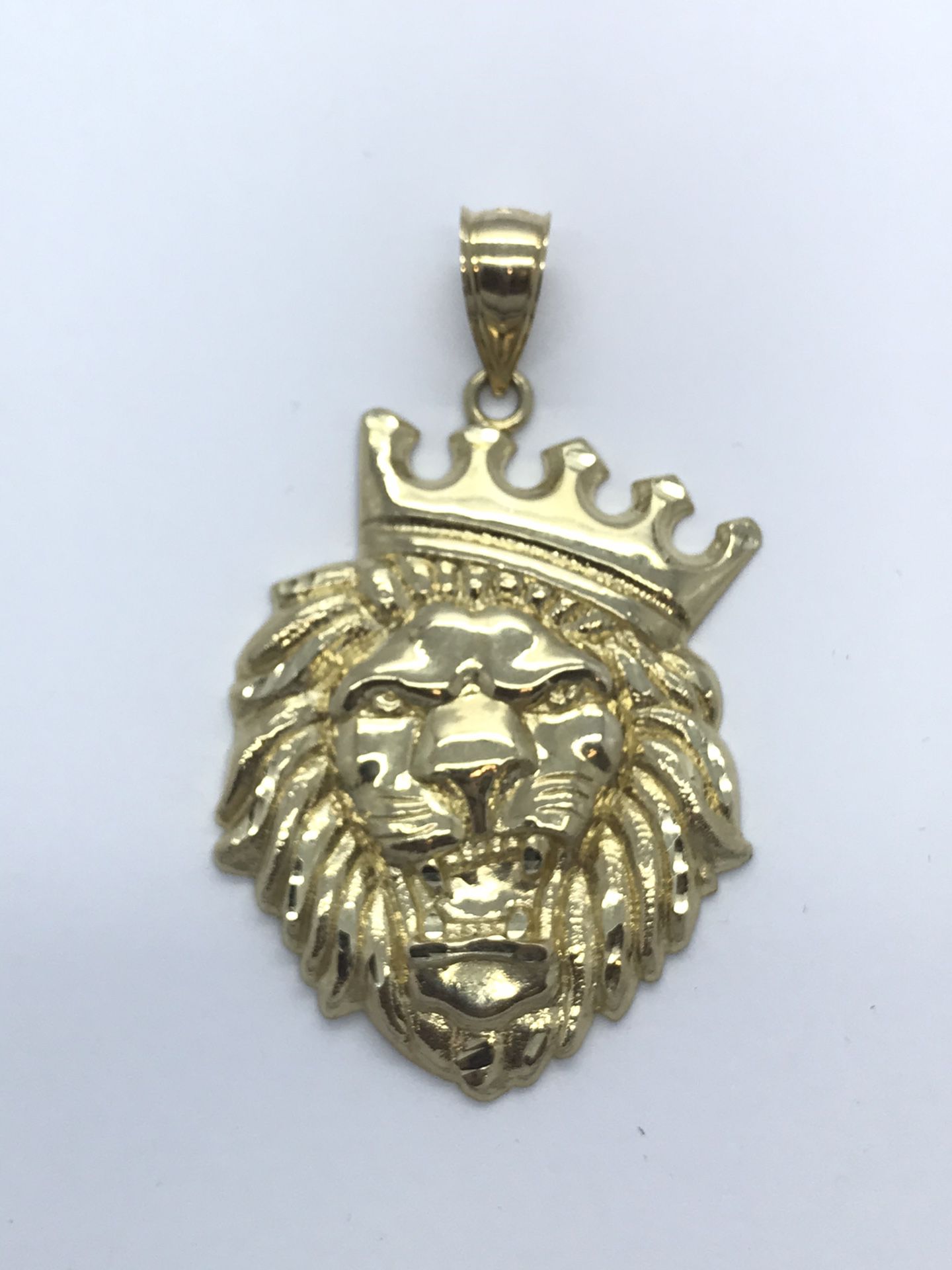 Gold Pendant 10K Solid Loin Crown 