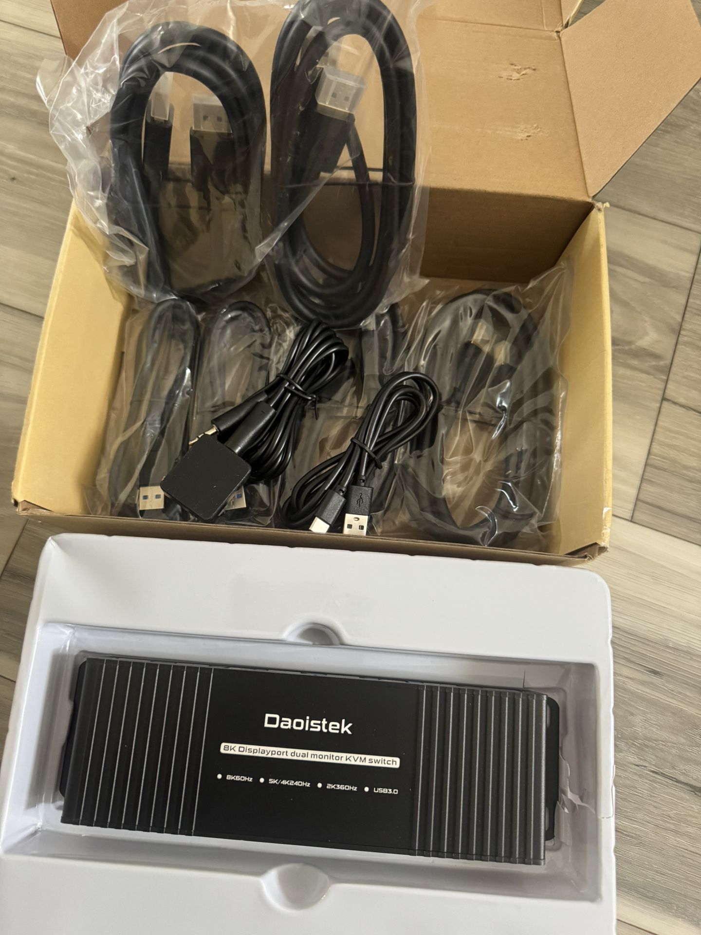 Daoistek 8k Displayport Dual Monitor KVM Switch
