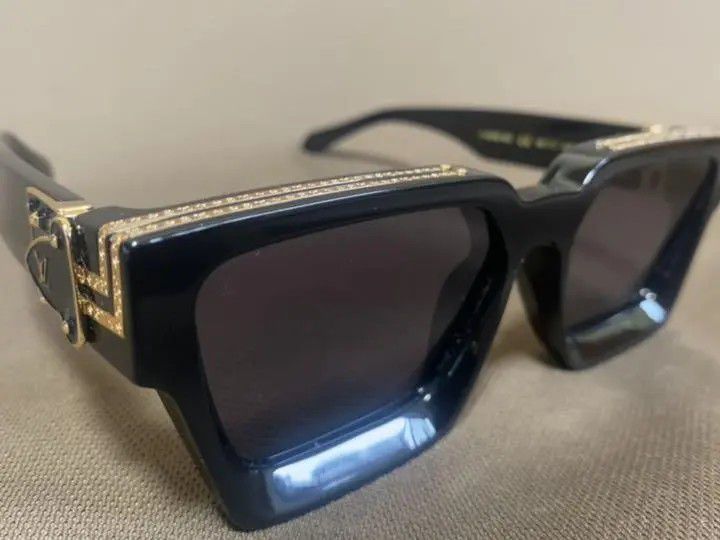 Lv Attitude Sunglasses for Sale in Portland, OR - OfferUp