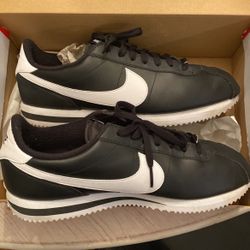 Cortez’s size 11