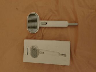 Aumuca Self-Cleaning Pet Slicker Brush