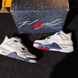 Jordan 4 Retro 