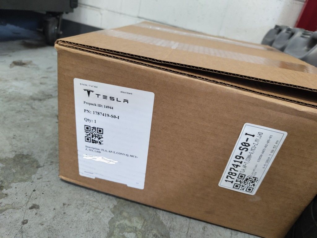 Tesla Car Computer Hw4 Ryzen 1787419-S0-I