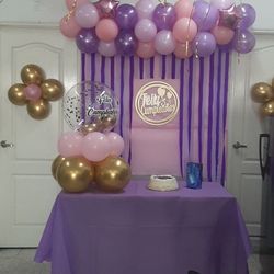 We offer all types of accessories with balloons for your celebrations.