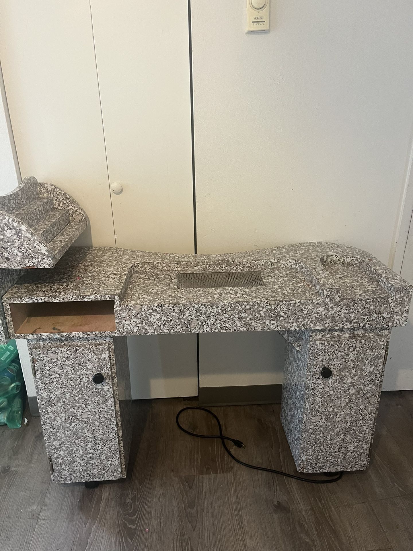 Nail Table