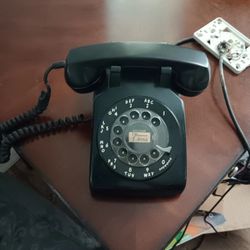 Antique  Phone[ No Shipping]