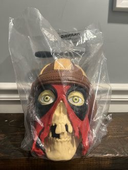 Deadpool & Wolverine Bucket - Deadpool Edition