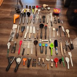 Various kitchen tools, good quality, good condition.