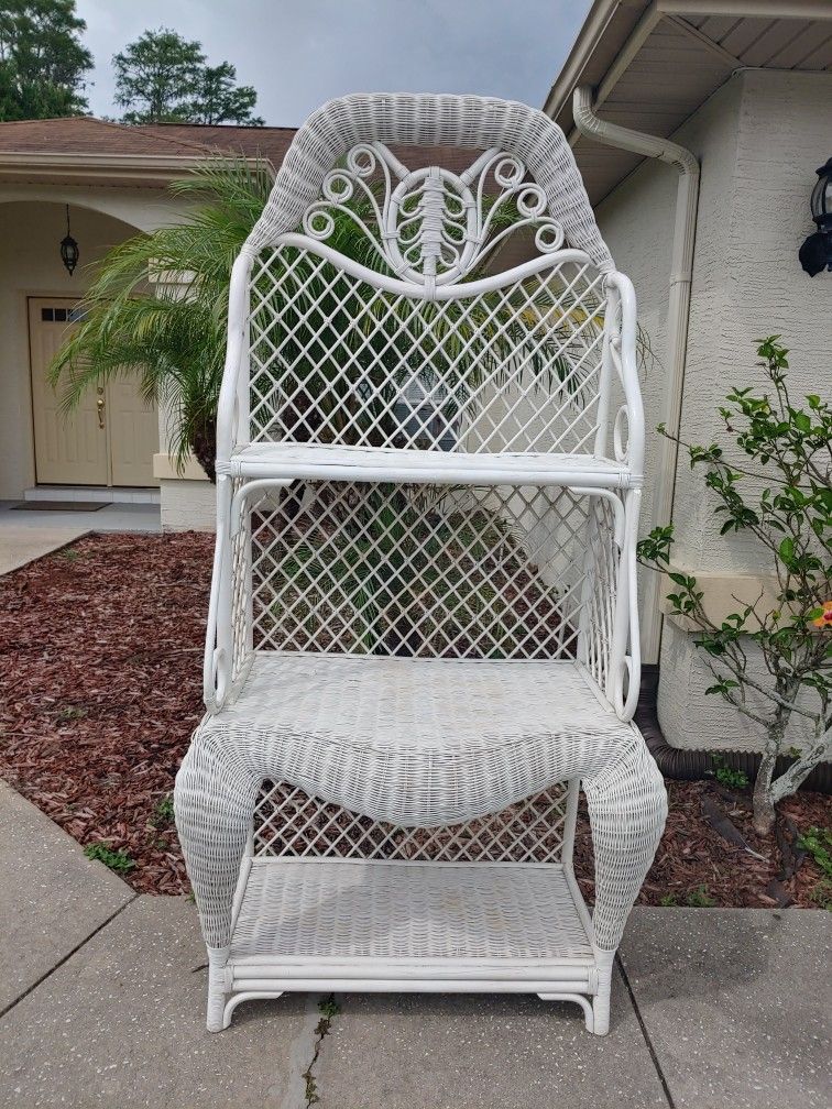 UNIQUE BEAUTIFUL BAKERS RACK W/ ARCHED LEGS & DECORATIVE TOP!