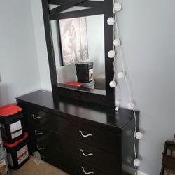 Black Dresser With Mirror