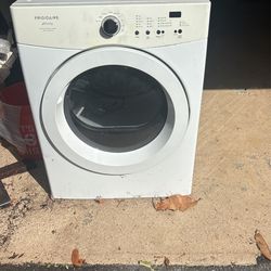 Frigidaire Affinity Natural Gas Dryer