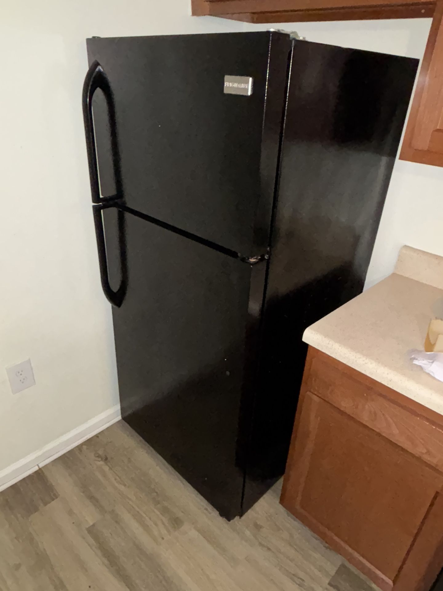 Black Fridgedaire 3 Piece Set