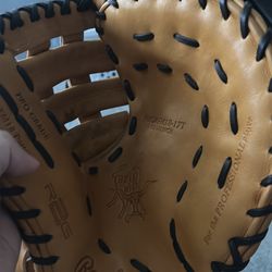 Heart of the hid first base mitt