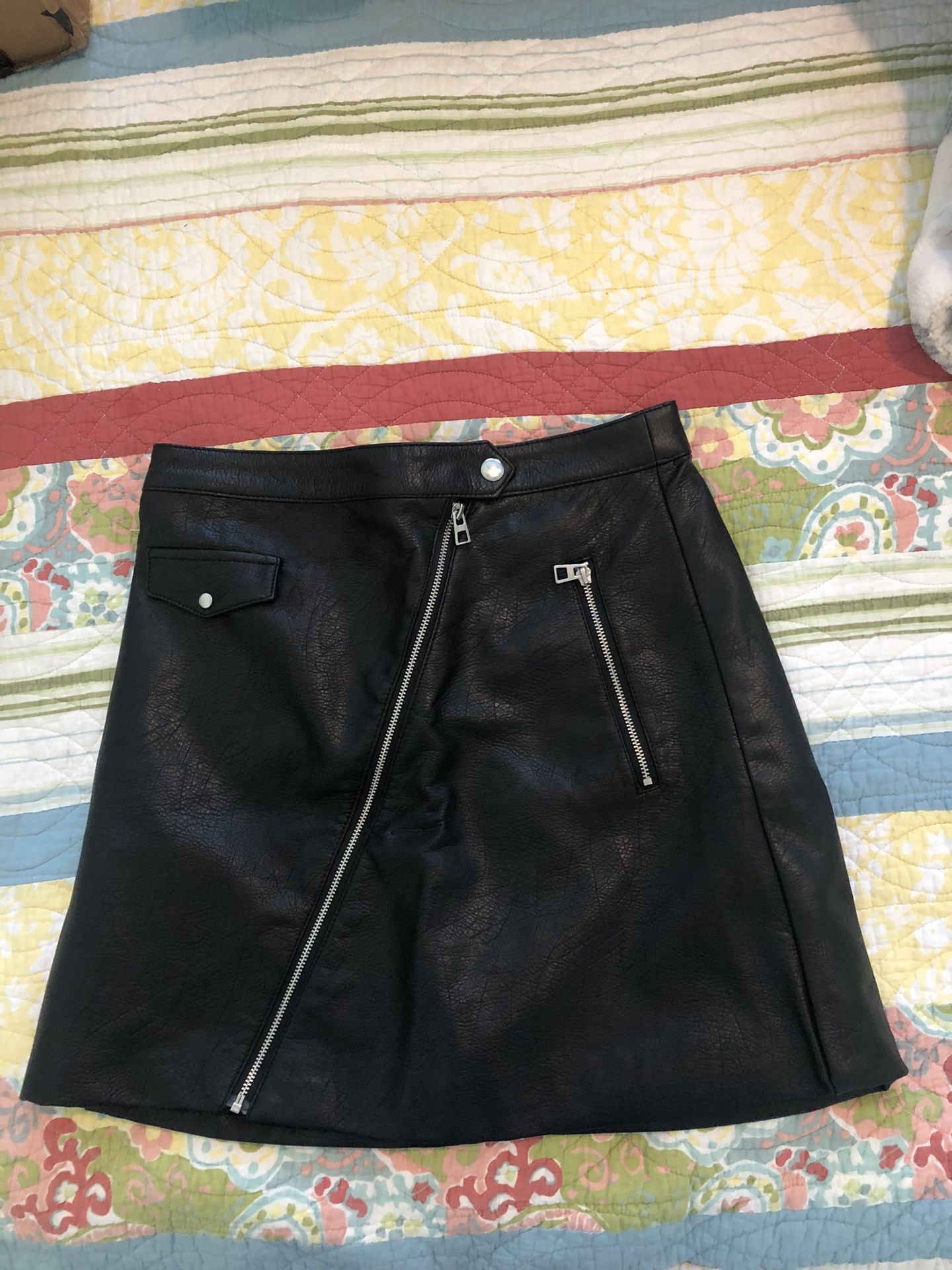 Women’s H&M Faux Leather Skirt Size 4