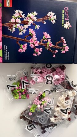 The LEGO Botanicals Cherry Blossoms (40725)