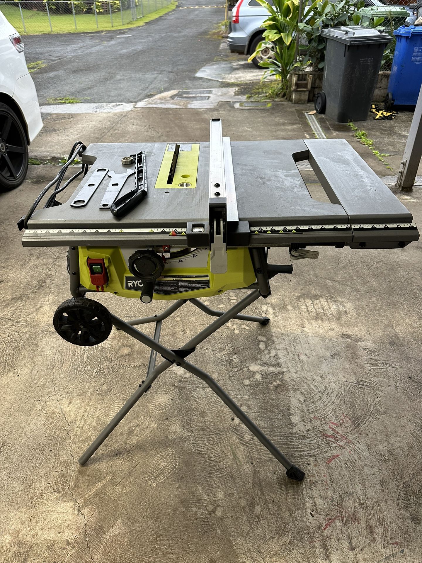 10” Ryobi Table saw with folded stand and wheels