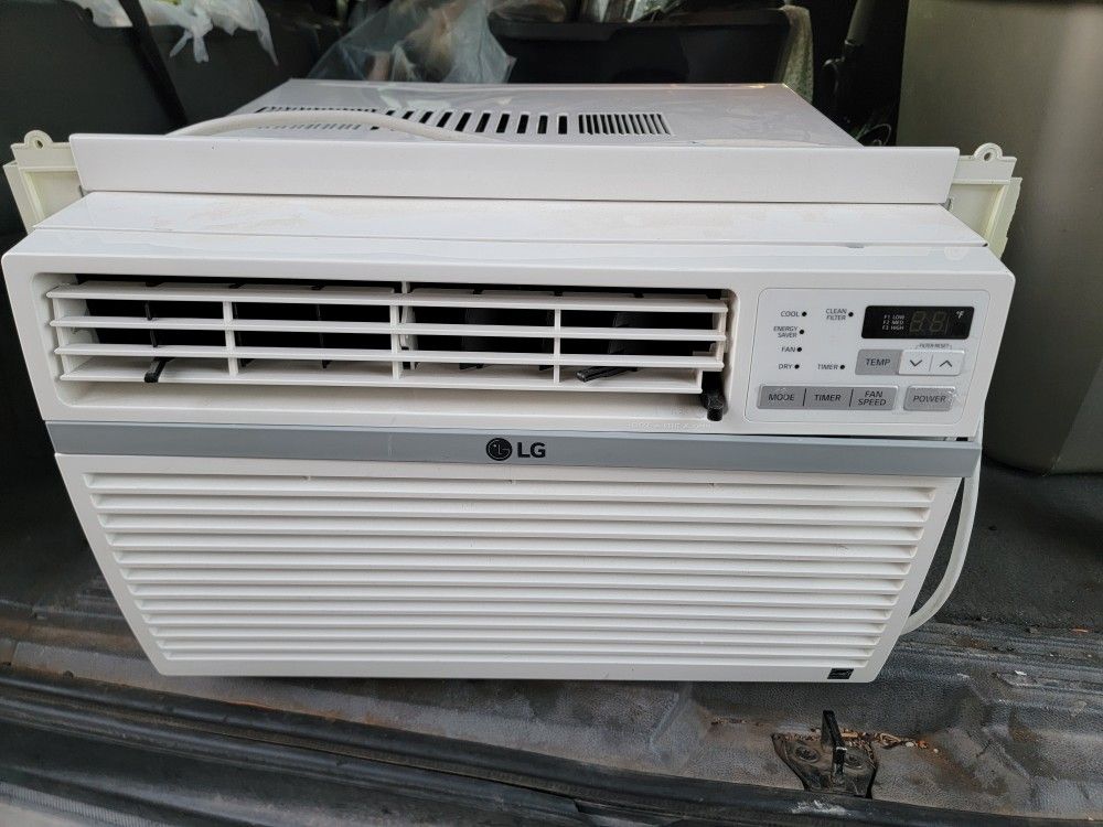 LG Air Conditioner (8,000 Btu/h)