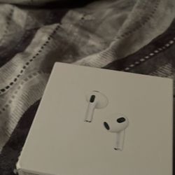 Brand New 3rd Generation Apple EarPods 