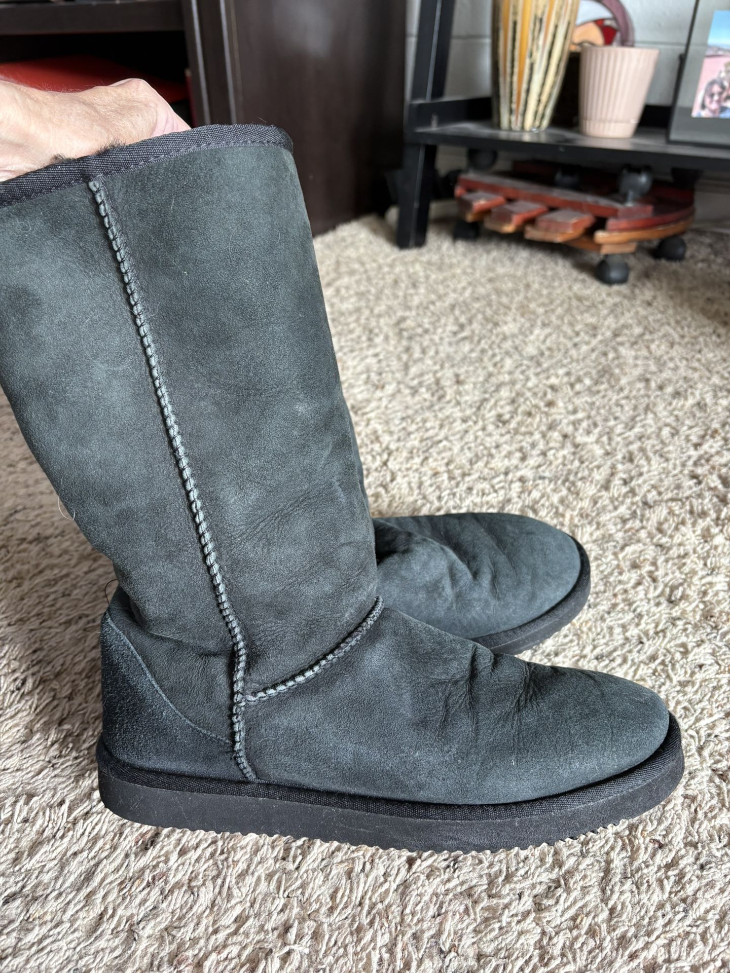 Women’s Very Warm Fuzzy Boots Size 9-10