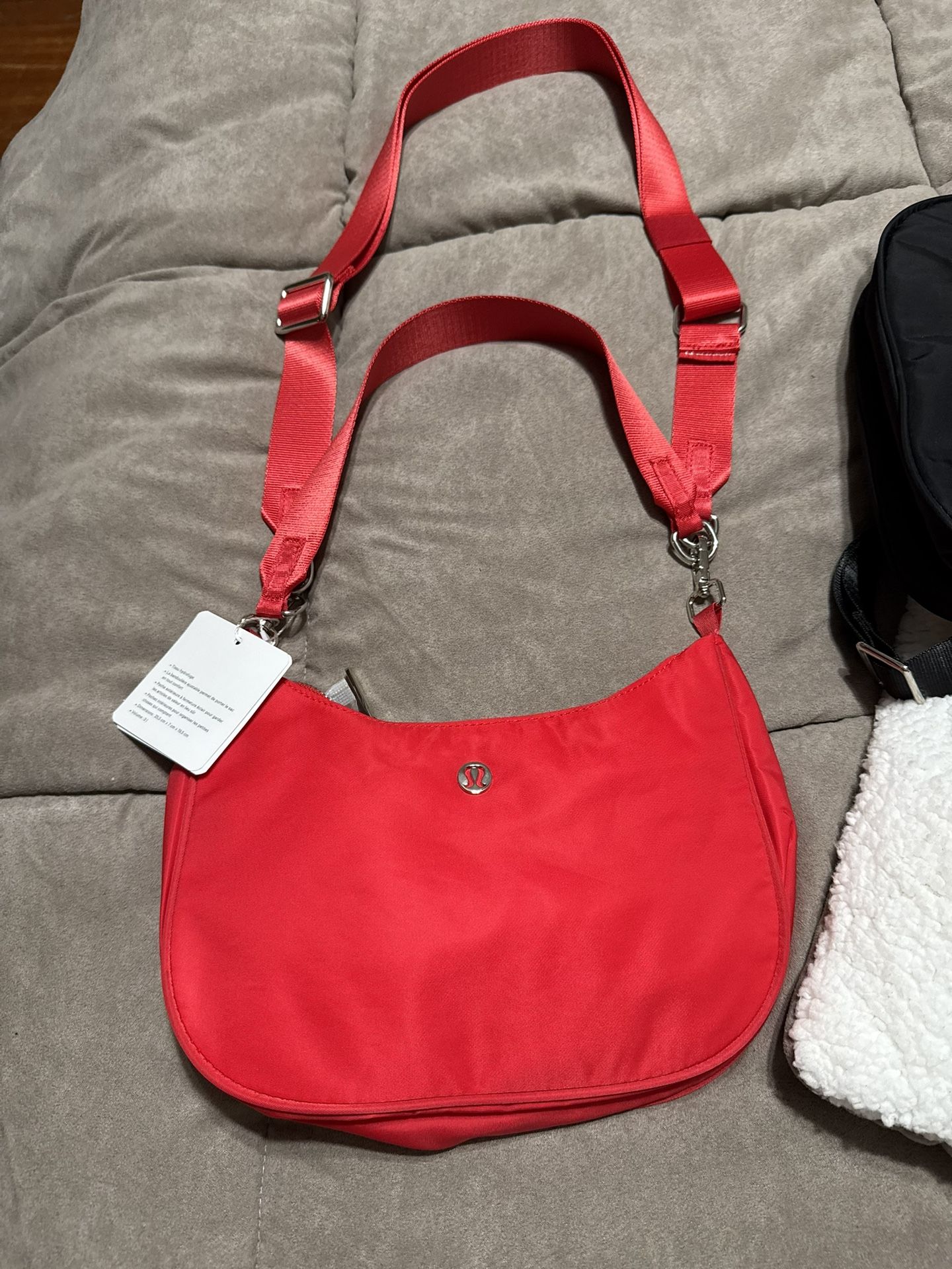 Lululemon City Essentials Bag