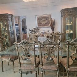 Dining Room Set.Table With Etched Glass Top And  8 Chairs.