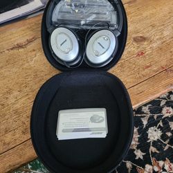 Bose Quiet Comfort 15 Noise Canceling Headphones