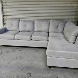 GRAY MODERN SECTIONAL COUCH 🚚 🔥