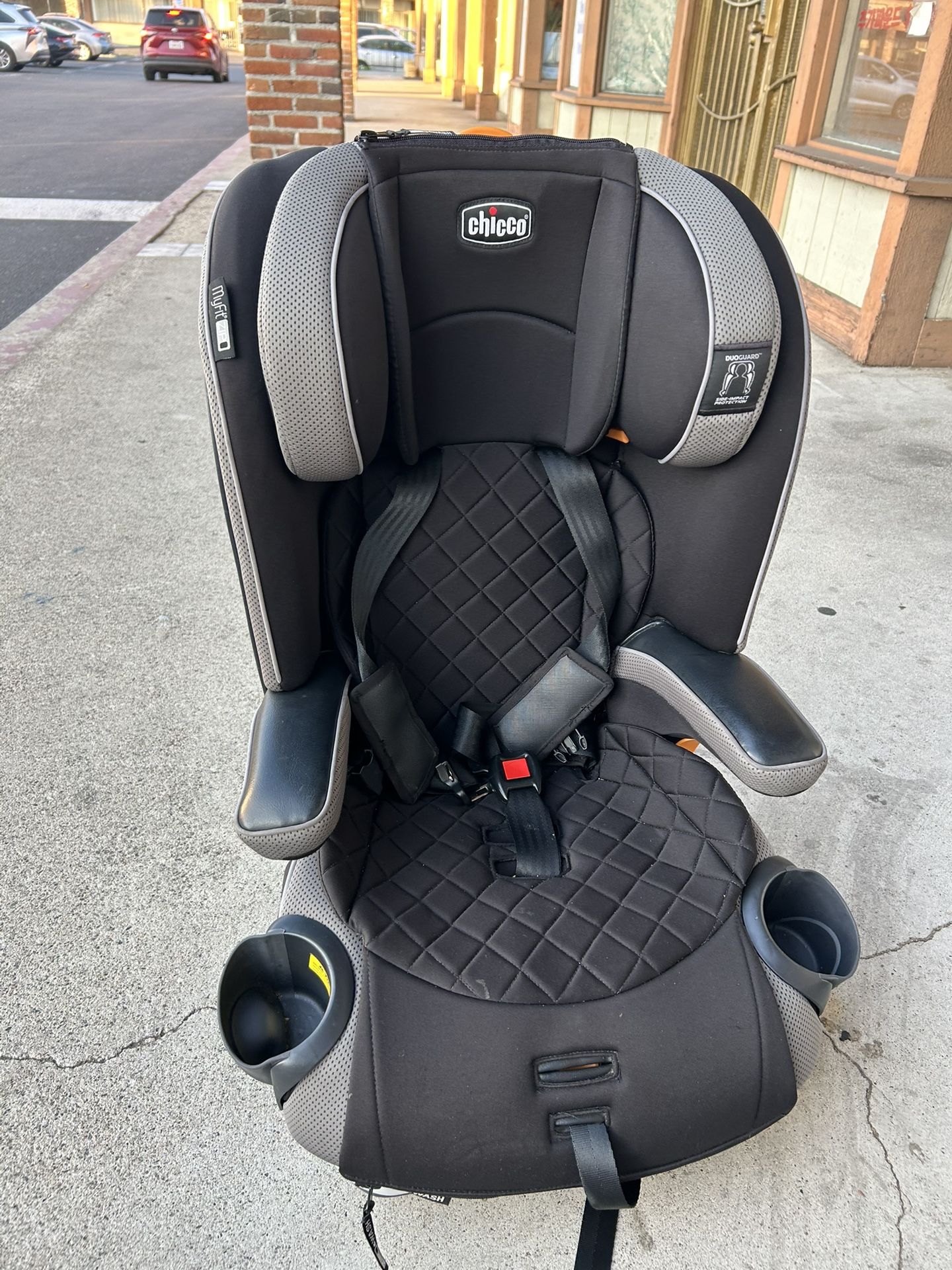 Chicco MyFit Harness + Booster car seat
