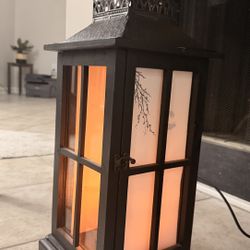 Lantern (2ft Tall Metal Lantern
