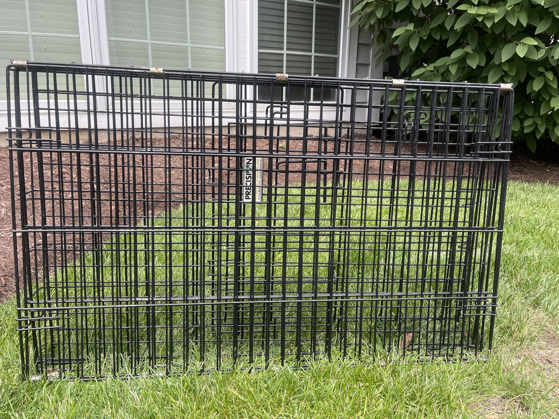 Dog crate M/L: 36-in L x 23-in W x 25-in H