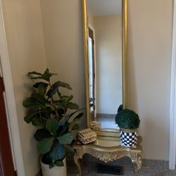 Very Victorian Stand And Mirror