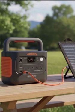 2000W Output/4000W Peak Solar Generator 1000 Plus Expandable Push Button Start Battery LiFePO4 100W Solar Panels