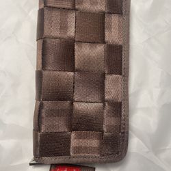 Harvey’s Seatbelt Bag Wallet