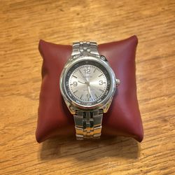 ⏱️ Geneva Quartz Stainless Steel Watch – Used Like New – $15
